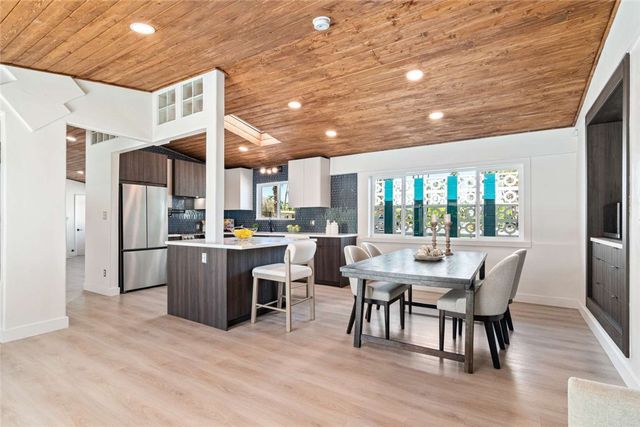 1065 E Sunny Dunes Road, Palm Springs, CA 92264