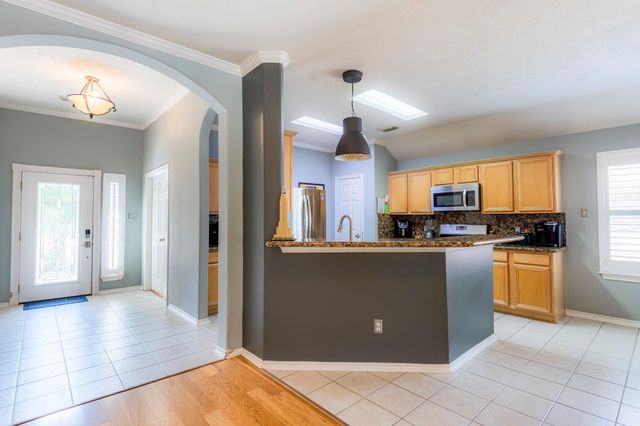 10 Delphinium Place, The Woodlands, TX 77382