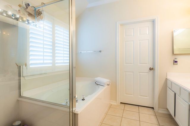 10 Delphinium Place, The Woodlands, TX 77382