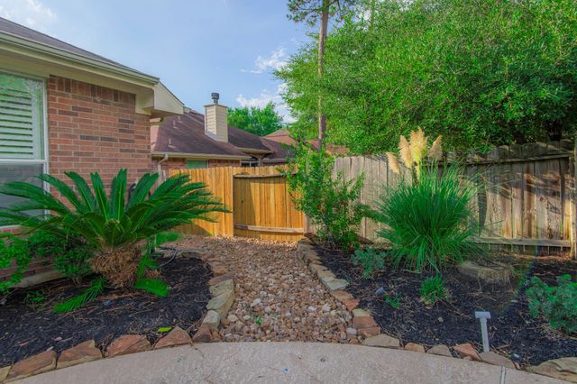 10 Delphinium Place, The Woodlands, TX 77382