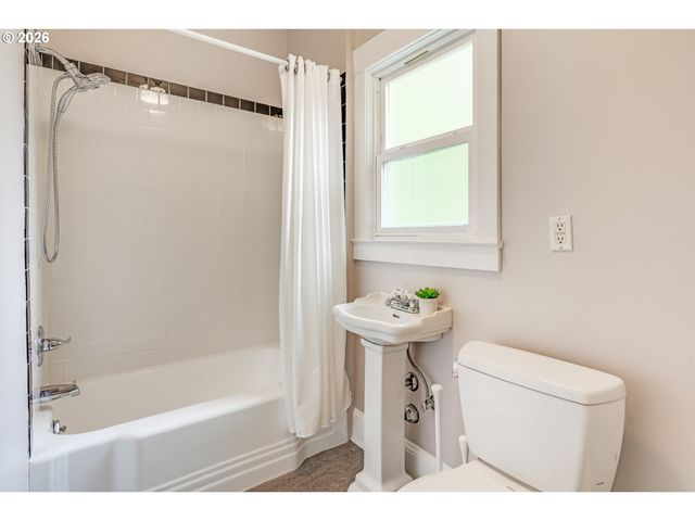 1406 Ne FAILING St, Portland, OR 97212