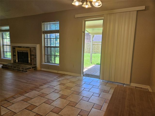 2822 Chimneystone Circle, Sugar Land, TX 77479