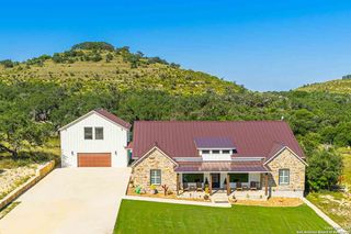 147 Gray Wolf, Blanco, TX 78606