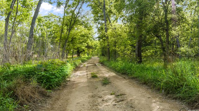 116 PRESCOTT DR, Floresville, TX 78114