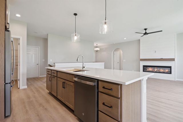 135 Sunbird Court, Waterloo, IA 50701