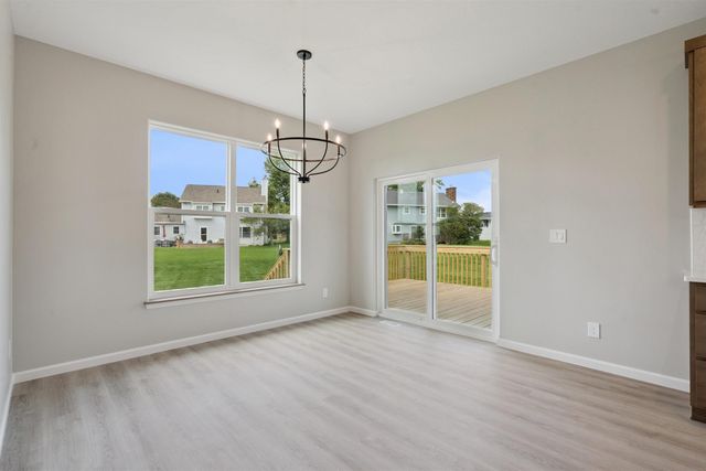 135 Sunbird Court, Waterloo, IA 50701