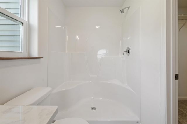 135 Sunbird Court, Waterloo, IA 50701