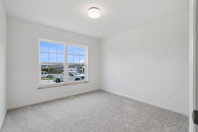 135 Sunbird Court, Waterloo, IA 50701