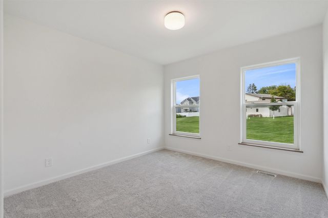 135 Sunbird Court, Waterloo, IA 50701