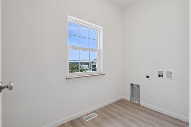 135 Sunbird Court, Waterloo, IA 50701