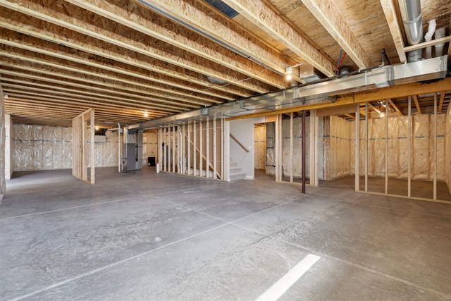 135 Sunbird Court, Waterloo, IA 50701