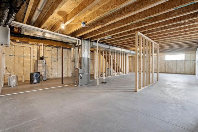 135 Sunbird Court, Waterloo, IA 50701