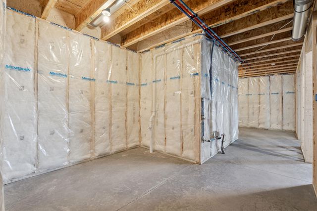 135 Sunbird Court, Waterloo, IA 50701