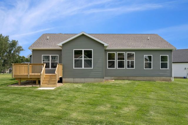 135 Sunbird Court, Waterloo, IA 50701