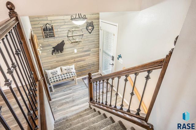 117 S Cardinal Dr, Brandon, SD 57005