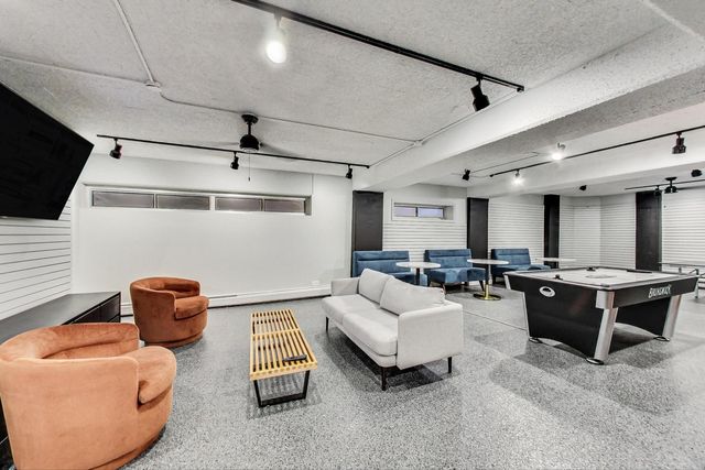 4950 N Marine Drive 1402, Chicago, IL 60640