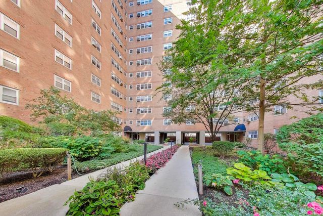 4950 N Marine Drive 1402, Chicago, IL 60640