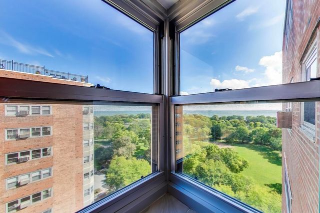 4950 N Marine Drive 1402, Chicago, IL 60640