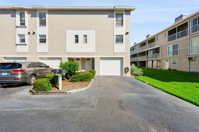 255 CAPRI CIRCLE N 22, Treasure Island, FL 33706
