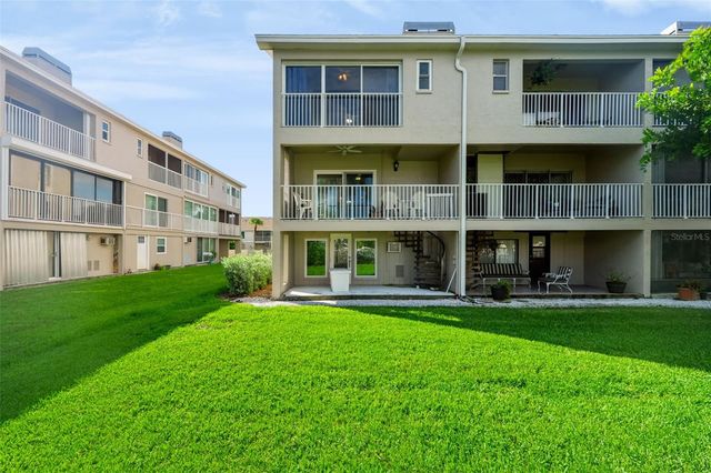 255 CAPRI CIRCLE N 22, Treasure Island, FL 33706
