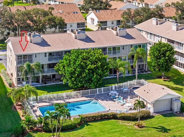 255 CAPRI CIRCLE N 22, Treasure Island, FL 33706