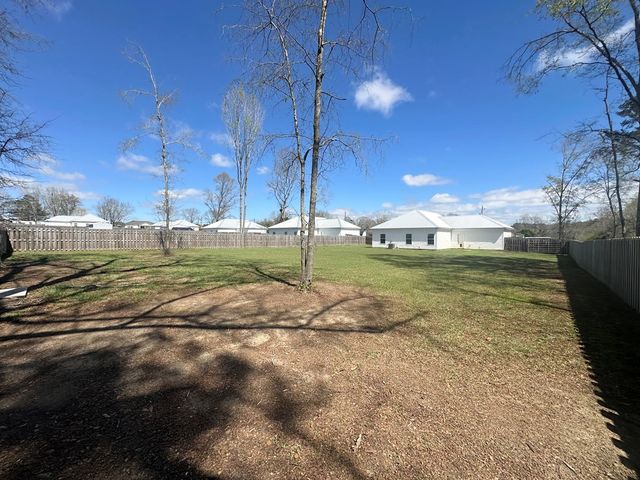 266 Merritt Dr, Slocomb, AL 36375