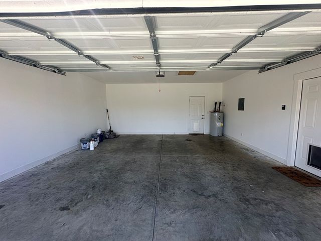 266 Merritt Dr, Slocomb, AL 36375