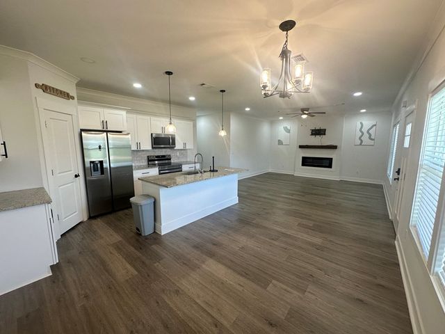 266 Merritt Dr, Slocomb, AL 36375