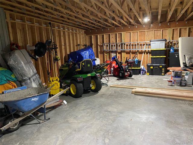 325 Hasbrouck Road, Woodbourne, NY 12788