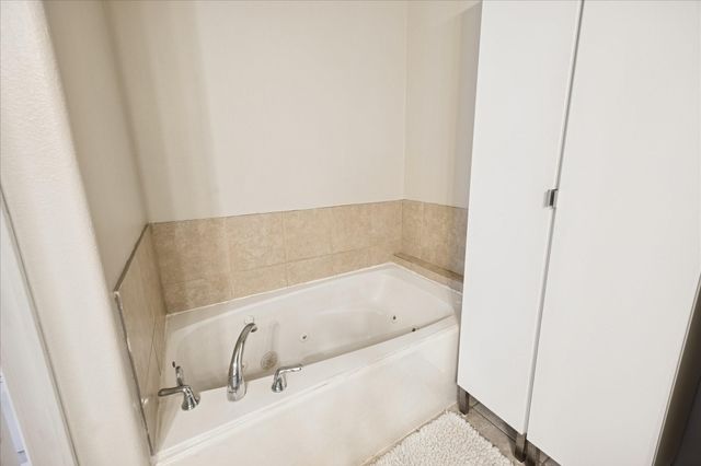 4411 Koehler Street E, Houston, TX 77007