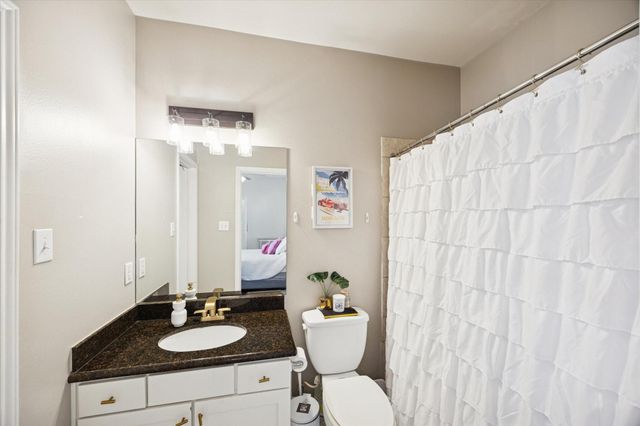 4411 Koehler Street E, Houston, TX 77007