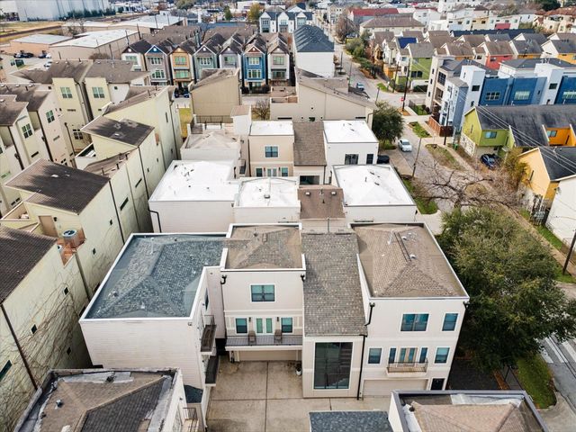 4411 Koehler Street E, Houston, TX 77007