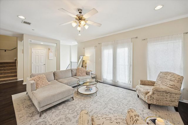 4411 Koehler Street E, Houston, TX 77007