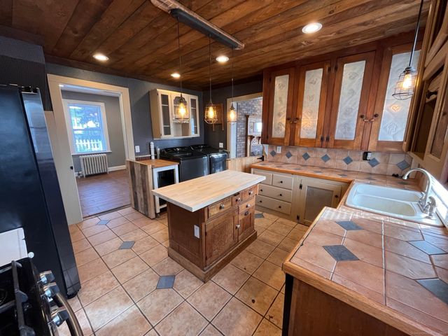 5 Race Street, Stonington, CT 06379