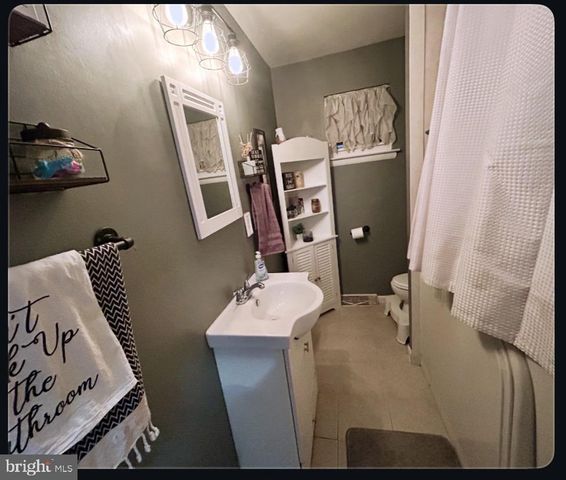 60 N OAKLAND AVE, Runnemede, NJ 08078