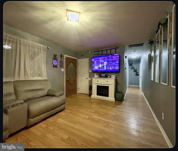 60 N OAKLAND AVE, Runnemede, NJ 08078