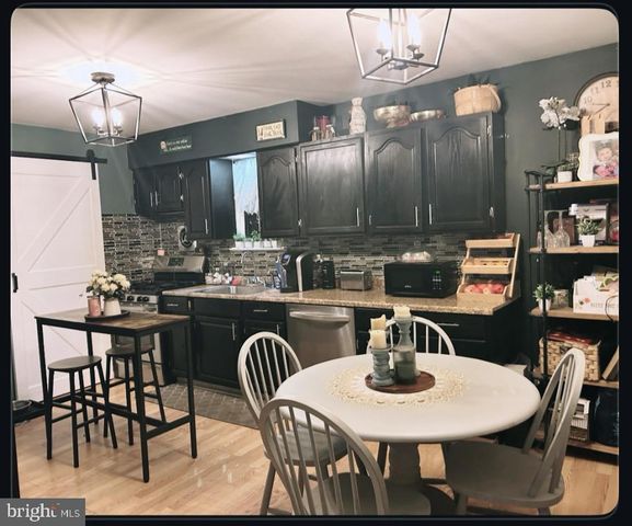 60 N OAKLAND AVE, Runnemede, NJ 08078