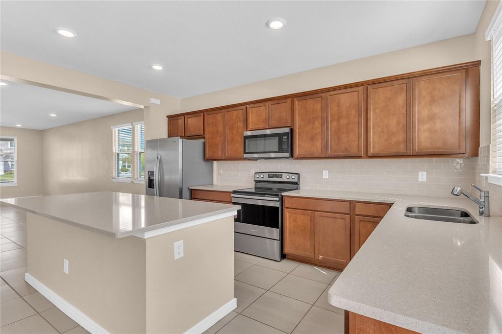 Image 11 of property listing at 9744 BROWN BURROW STREET, Orlando, FL 32829