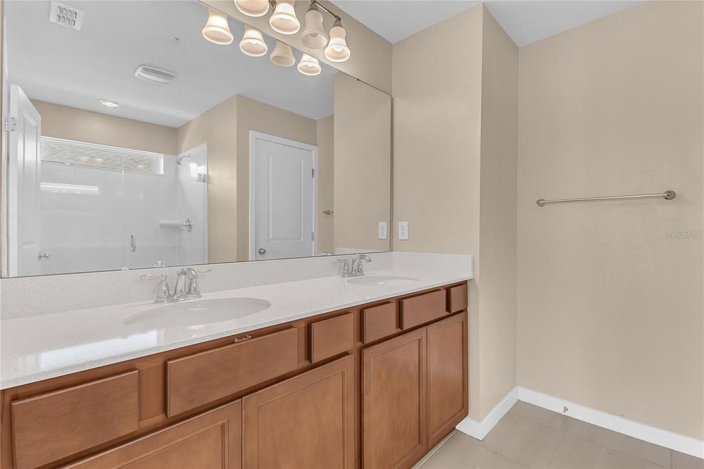Image 18 of property listing at 9744 BROWN BURROW STREET, Orlando, FL 32829
