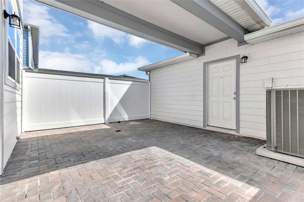 Image 24 of property listing at 9744 BROWN BURROW STREET, Orlando, FL 32829