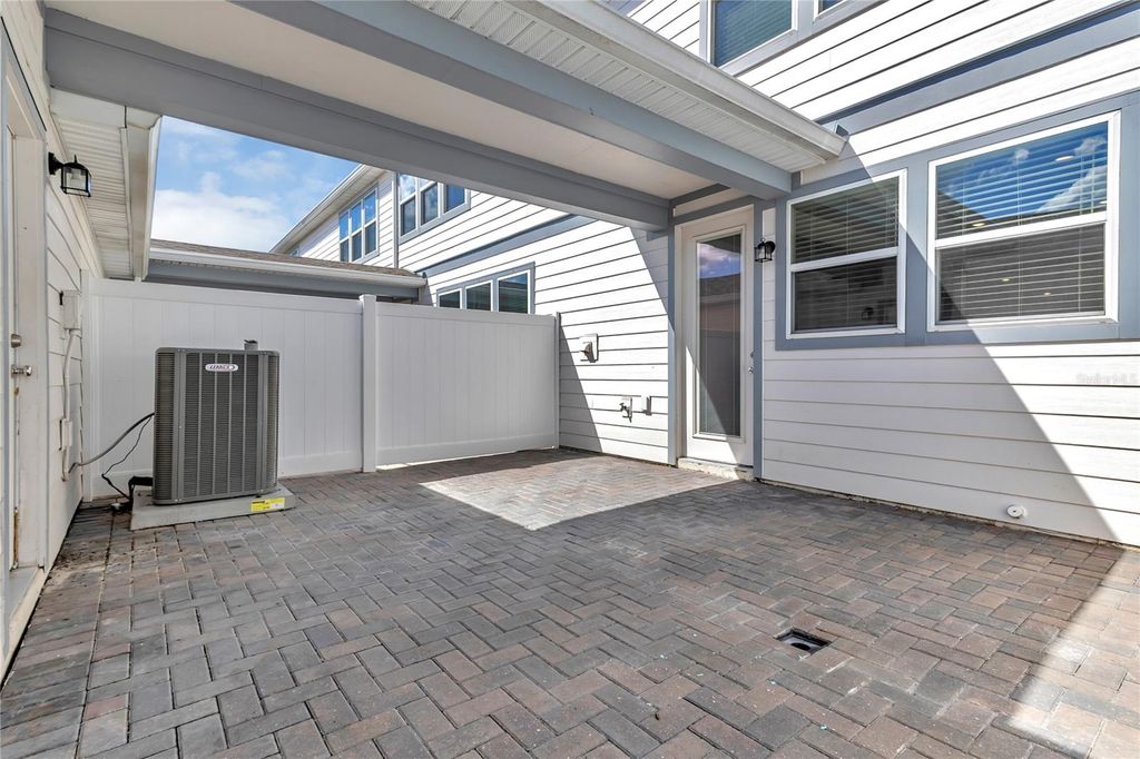 Image 25 of property listing at 9744 BROWN BURROW STREET, Orlando, FL 32829