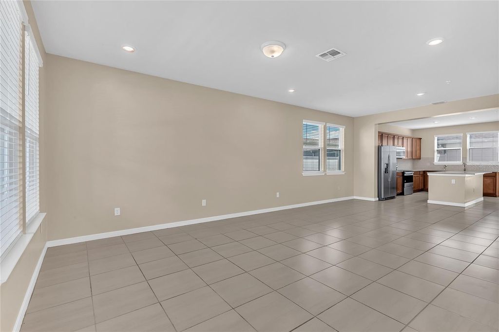 Image 5 of property listing at 9744 BROWN BURROW STREET, Orlando, FL 32829