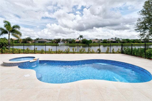 560 Stoney Brook Farm Court, Vero Beach, FL 32968