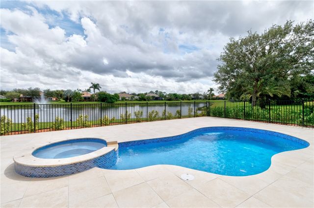 560 Stoney Brook Farm Court, Vero Beach, FL 32968