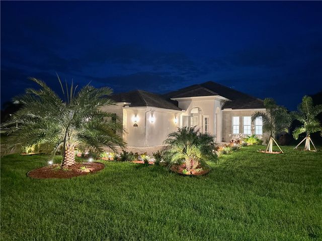 560 Stoney Brook Farm Court, Vero Beach, FL 32968