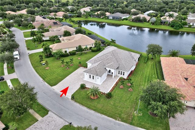 560 Stoney Brook Farm Court, Vero Beach, FL 32968