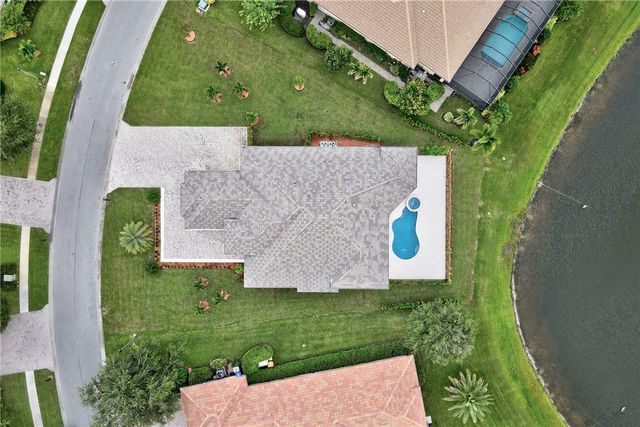 560 Stoney Brook Farm Court, Vero Beach, FL 32968