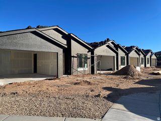 2046 W 320 S #37-40, Hurricane, UT 84737