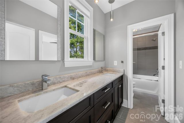 129 Aqua Drive, Mooresville, NC 28117