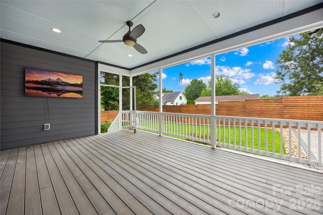 129 Aqua Drive, Mooresville, NC 28117